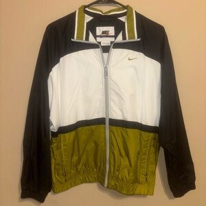 Vintage Nike Men's Black, White, and Green Jacket